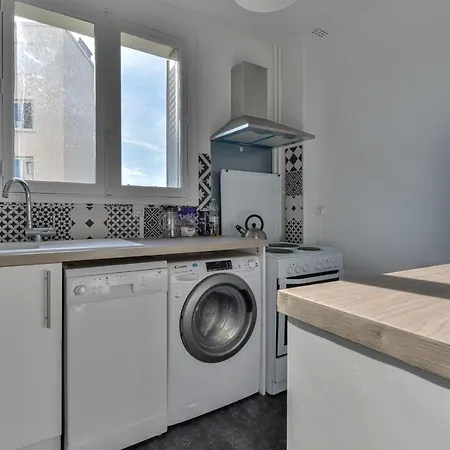Charming In Vanves