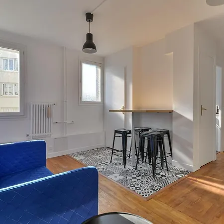 Charming In Vanves